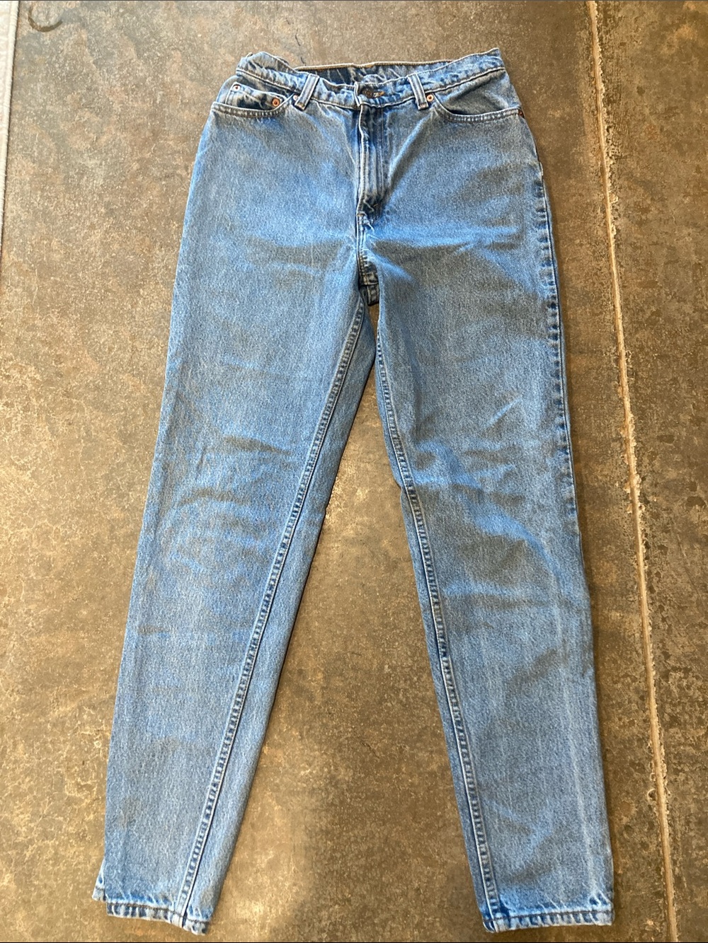 Levi Straight Leg Women's Jeans in Medium Blue
